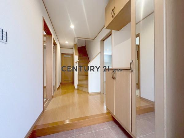 船橋市滝台1丁目の中古一戸建て(玄関)
