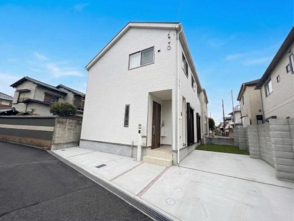 二沿線利用可◯清潔感溢れる庭付き一戸建、カースペース２台以上