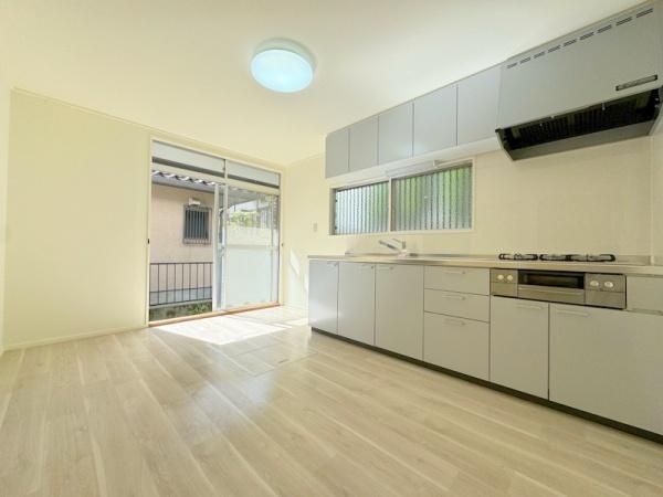 南東向き、部屋数豊富な落ち着く住まい004
