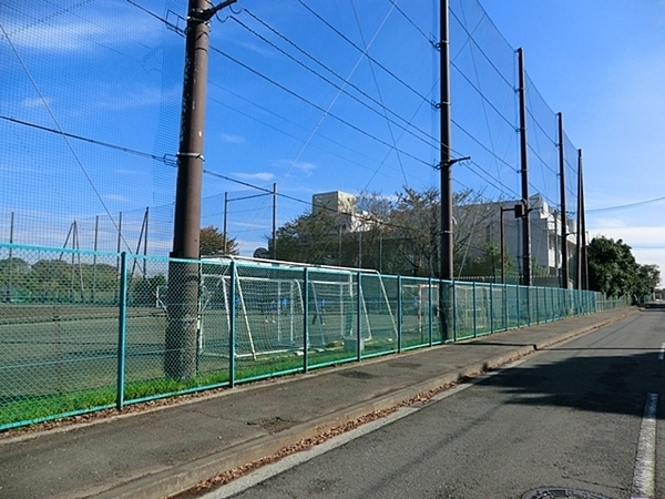 横浜市港北区高田西４丁目の土地(横浜市立高田中学校)