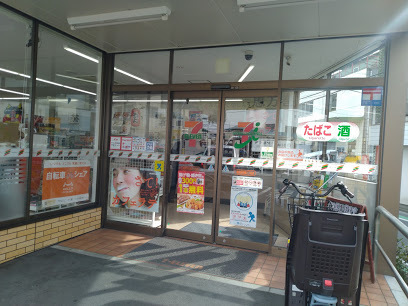 ヴィラKM(セブンイレブン横浜永田東2丁目店)