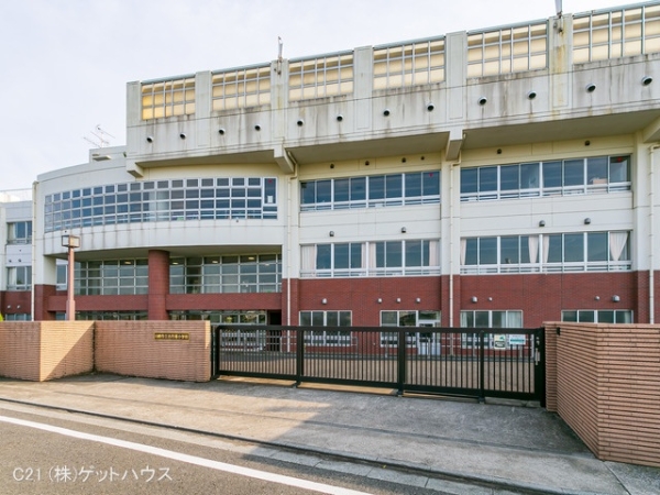 川崎市幸区古市場1丁目1号棟(川崎市立古市場小学校)