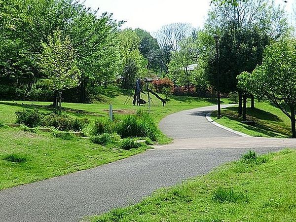 横浜市神奈川区三ツ沢下町の土地(片倉自然公園)