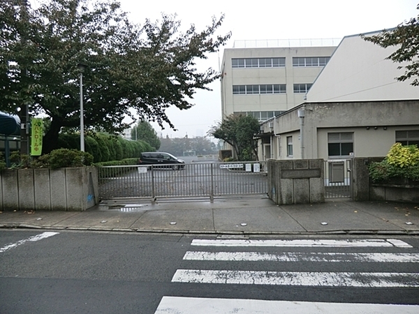 横濱浦島丘ヒルズ(横浜市立浦島小学校)