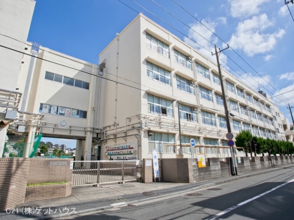 横浜市港北区大倉山6丁目の土地(横浜市立大綱中学校)