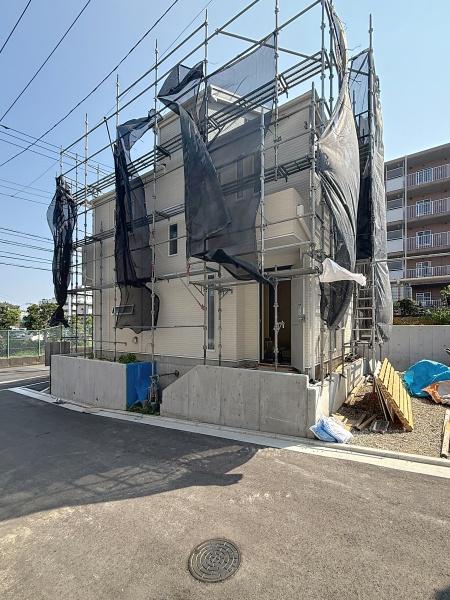 新築一戸建 A棟(前面道路含む現地写真)