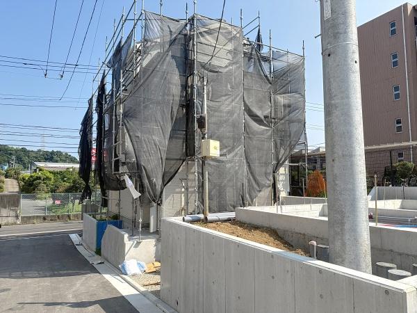 新築一戸建 A棟(前面道路含む現地写真)