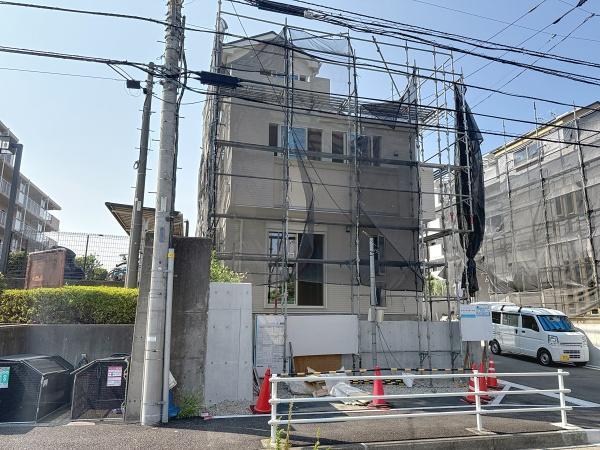 新築一戸建 A棟(前面道路含む現地写真)