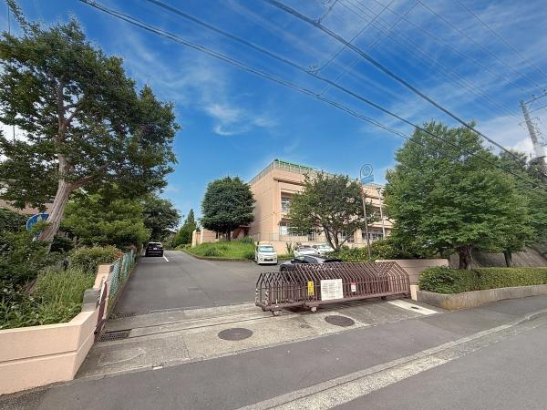 横浜市都筑区牛久保町の中古一戸建て(横浜市立中川西中学校)