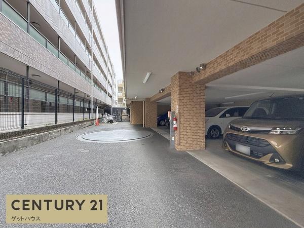 グランシティユーロパレス武蔵中原(駐車場)