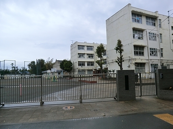 横浜市都筑区勝田南２丁目の土地(横浜市立勝田小学校)