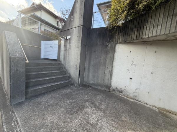 横浜市神奈川区片倉２丁目の土地