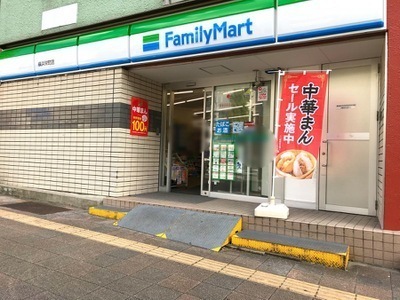 THEYOKOHAMAFRONTTOWER(ファミリーマート横浜栄町店)