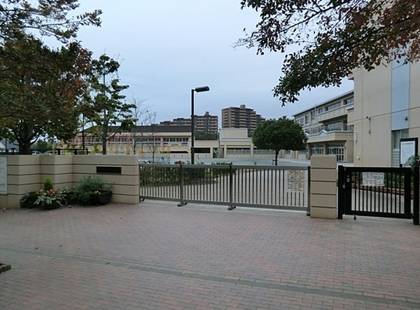 横浜市都筑区茅ケ崎中央の土地(横浜市立茅ケ崎東小学校)
