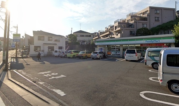 横浜市南区別所６丁目の新築一戸建(ファミリーマート六ッ川二丁目店)