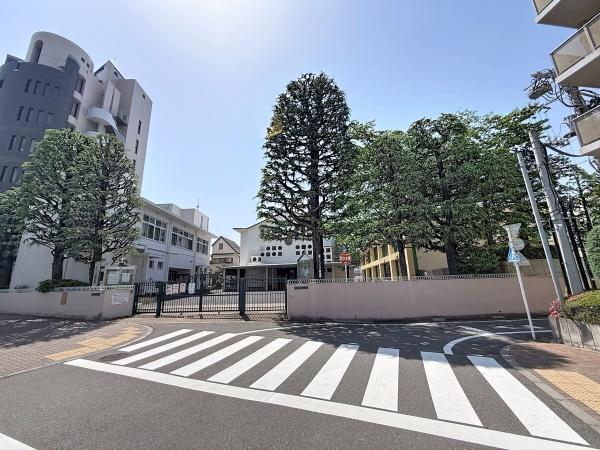新築一戸建(聖パトリック幼稚園)