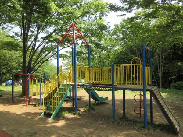 グラディスセンター南コート(東方公園)