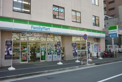 ブリシア新横浜(ファミリーマート新横浜店)
