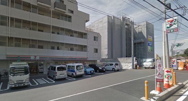 Ｄ’グランセ横濱妙蓮寺(セブンイレブン横浜西大口店)