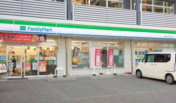 クレストシティタワーズ横浜　アクアエリア(ファミリーマート横浜子安通三丁目店)