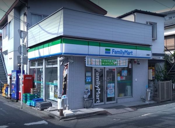 白楽ハウス(ファミリーマート白幡店)