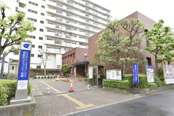 コスモ葛西臨海公園(江戸川区立清新町コミュニティ図書館)