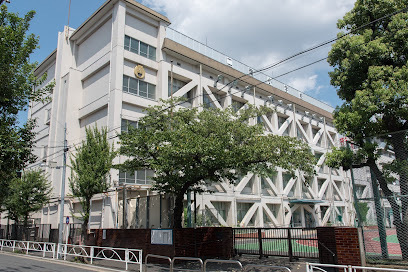 エステムプラザ両国・北斎通り(墨田区立二葉小学校)