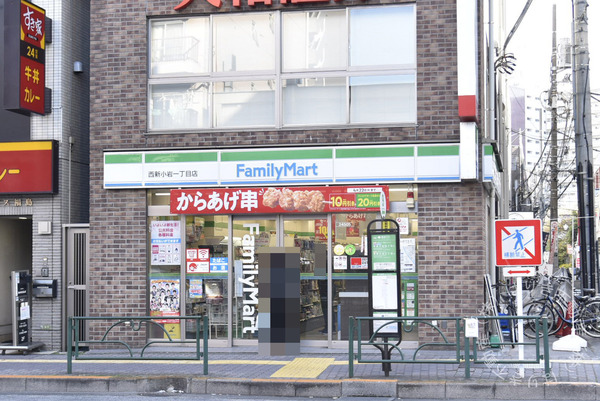 トラスト新小岩(ファミリーマート西新小岩一丁目店)