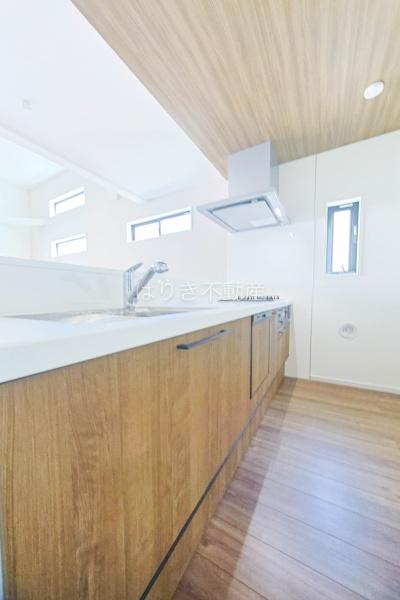 葛飾区西水元6丁目の新築一戸建(キッチン)