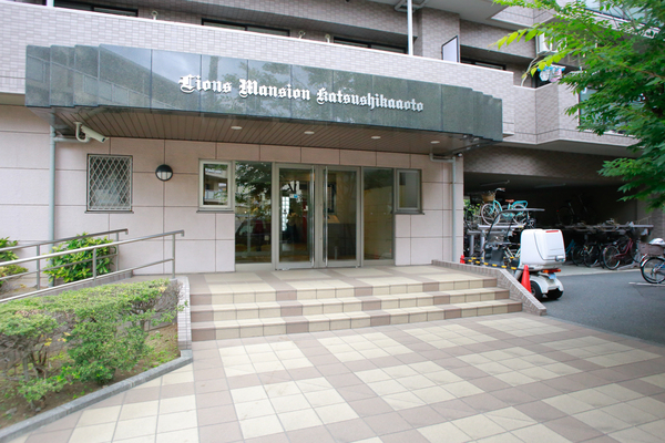 ライオンズマンション葛飾青戸(エントランス)