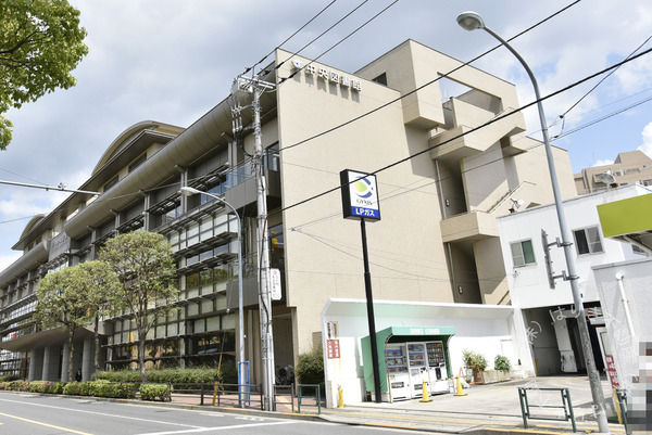 江戸川区大杉1丁目の新築一戸建(江戸川区立中央図書館)