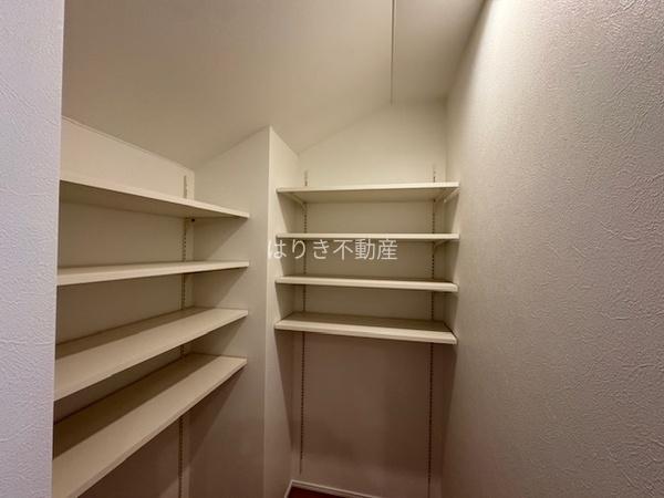 葛飾区小菅2丁目の新築一戸建(収納)