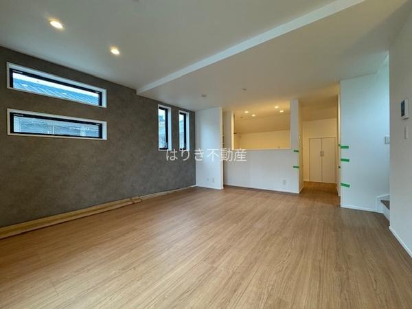 葛飾区小菅2丁目の新築一戸建(リビング)