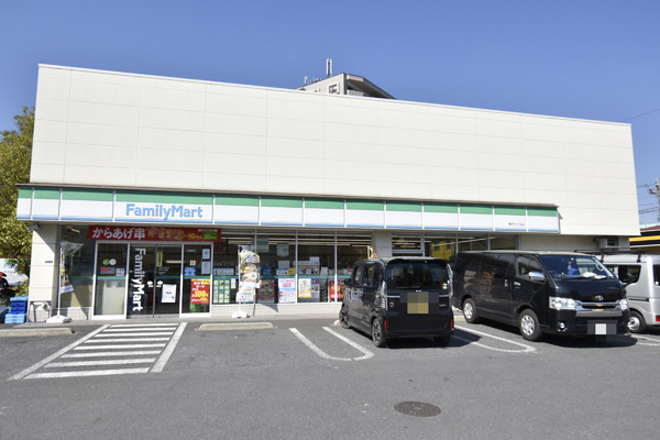 パシフィックパレス小岩　102号室(ファミリーマート奥戸七丁目店)
