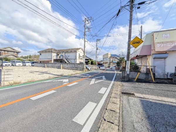 臼井売地