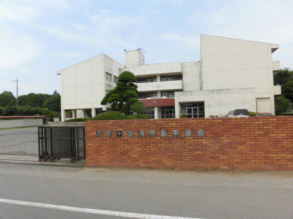 八街市八街への中古一戸建て(八街市立八街南中学校)