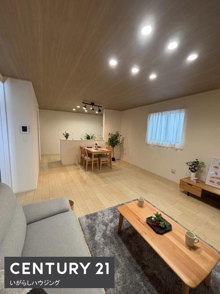 成田市加良部Ⅱ　全2棟　1号棟
