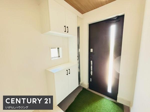 グラファーレ成田市玉造10期全2棟 1号棟(玄関)