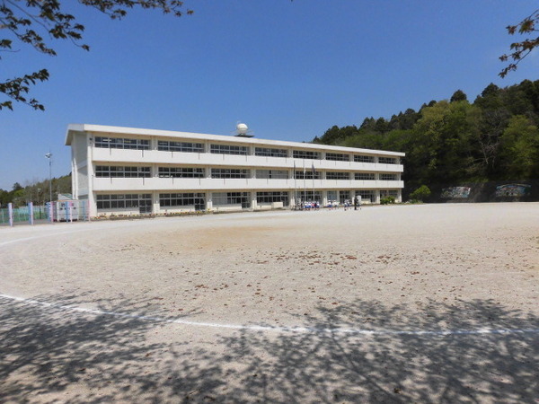 八街市泉台２丁目の中古一戸建て(八街市立八街北小学校)