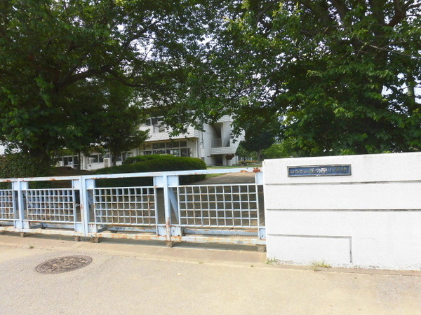 印西市草深の中古一戸建て(印西市立西の原小学校)
