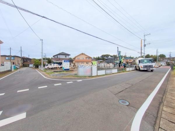 富里市御料全9棟 9号棟(前面道路含む現地写真)