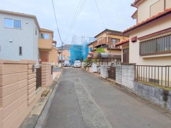 リーブルガーデン成田市並木町(前面道路含む現地写真)