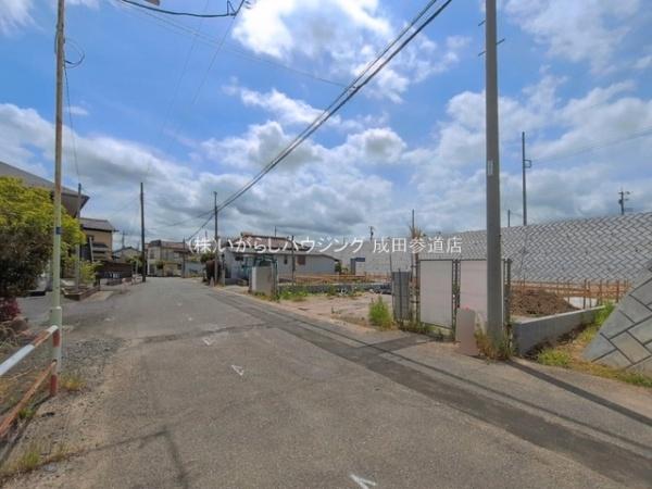 グラファーレ酒々井町上岩橋全2棟　2号棟