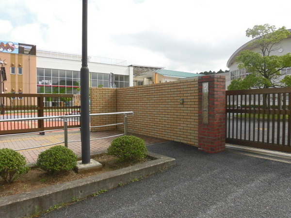 成田市飯仲の中古一戸建て(成田市立公津の杜小学校)