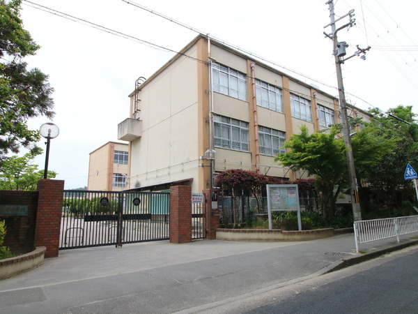 京都市伏見区深草西出町の土地(京都市立深草中学校)
