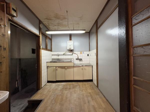 東山区耳塚通正面下る　塗師屋町