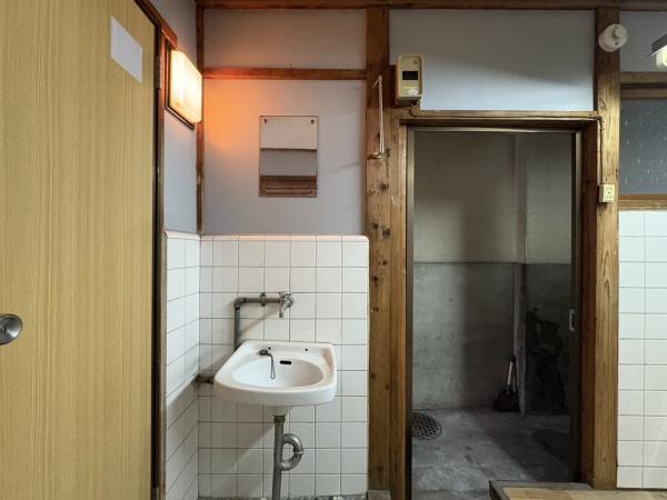 東山区耳塚通正面下る　塗師屋町