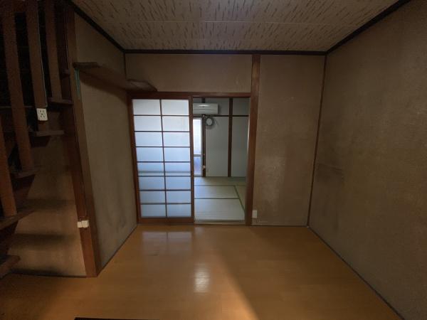 衣笠鏡石町