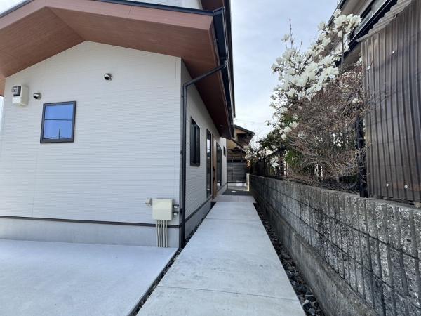 岩倉三宅町