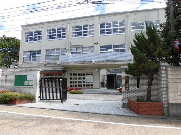 唐橋高田町(京都市立八条中学校)